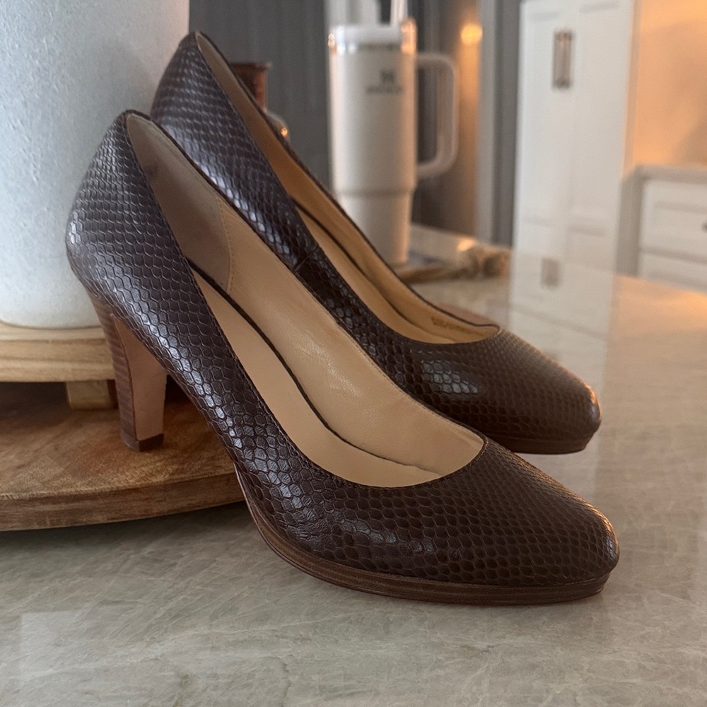 Cole Haan classic brown heels NWOT 8